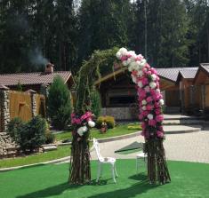 Свадебная арка для выездной регистрации брака в Могилеве